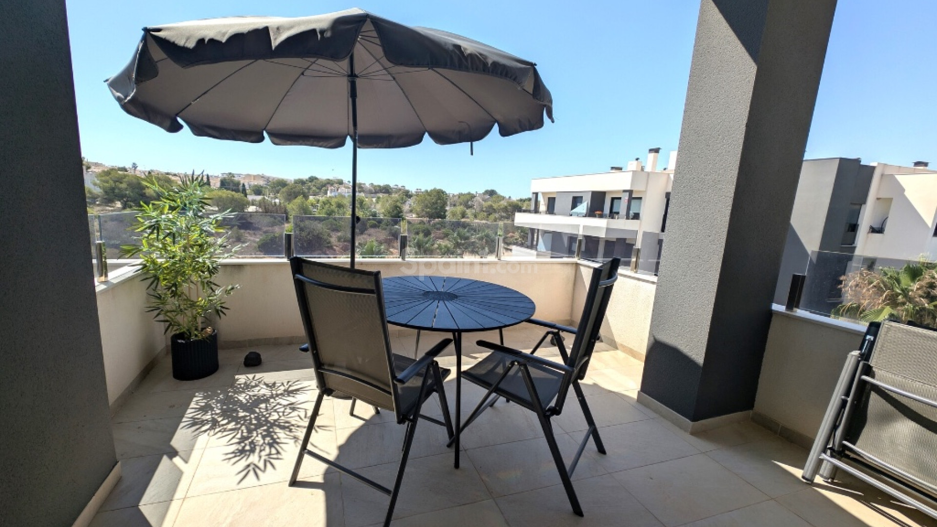 Resale - Wohnung -
Los Altos