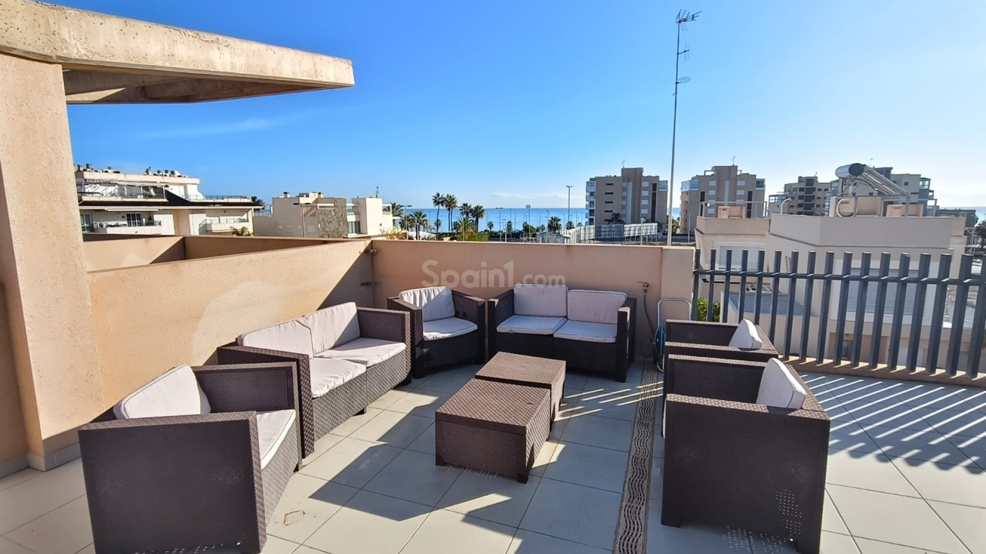 Resale - Wohnung -
Mil Palmeras