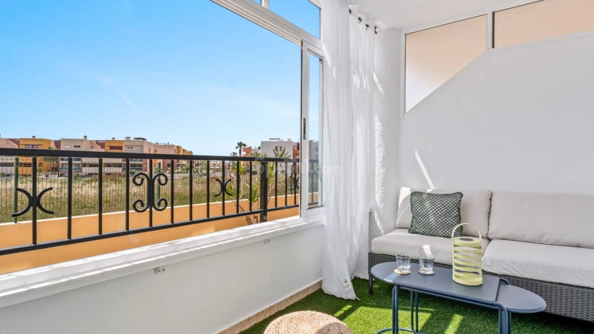 Resale - Wohnung -
Orihuela Costa - La Florida