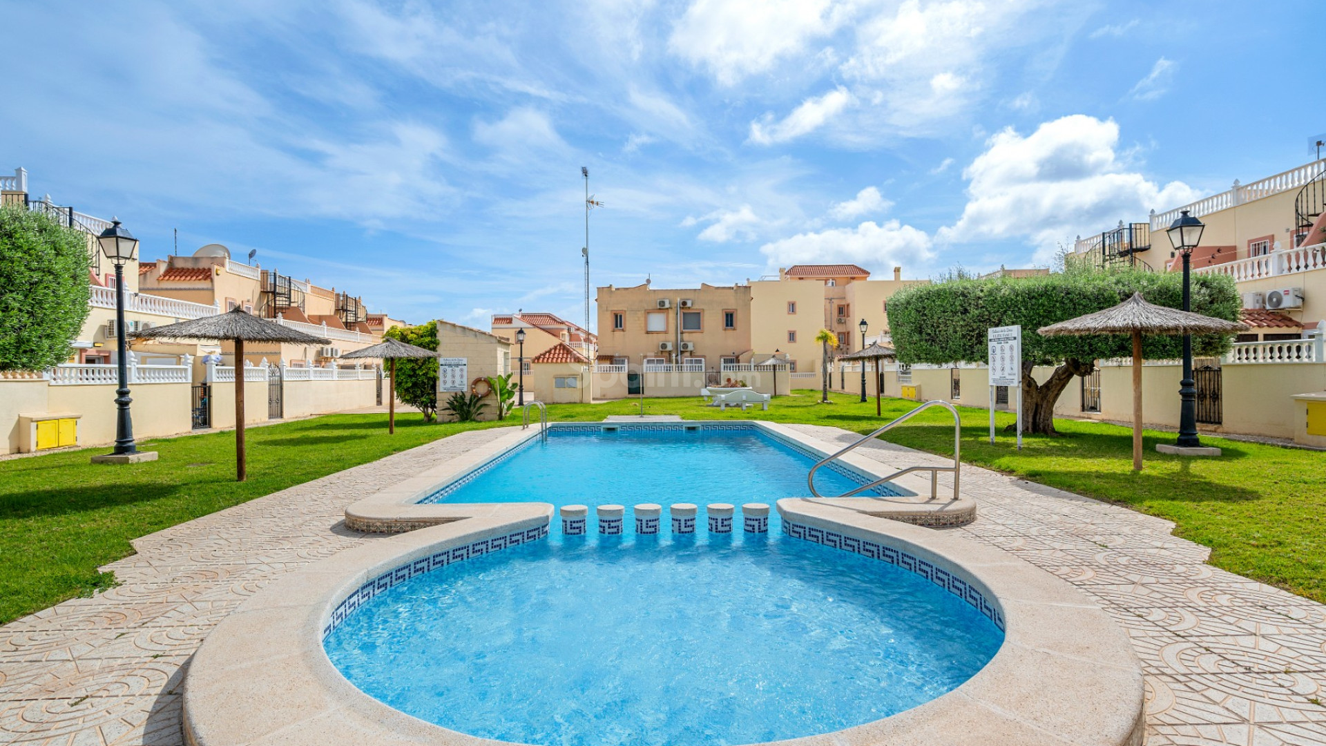 Resale - Wohnung -
Orihuela Costa - La Zenia