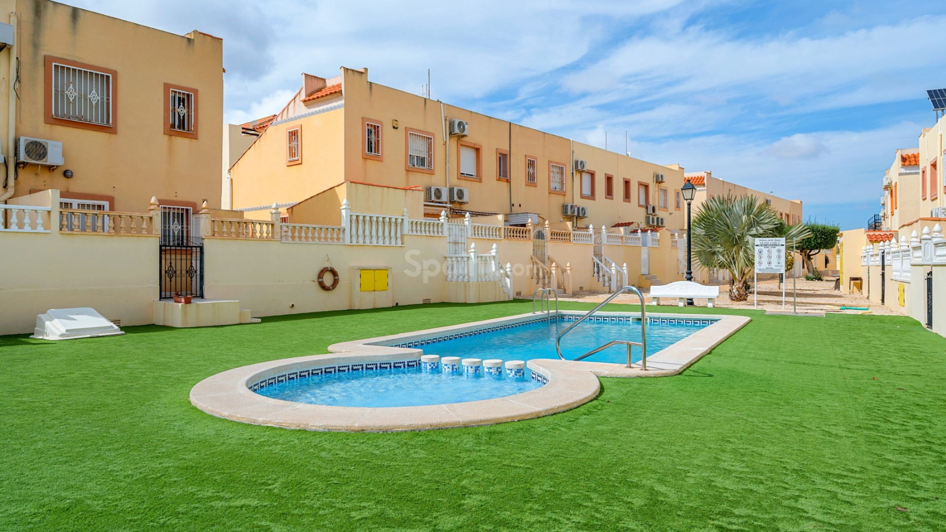 Resale - Wohnung -
Orihuela Costa - La Zenia