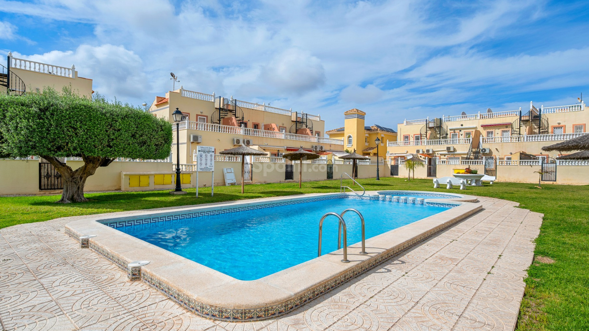 Resale - Wohnung -
Orihuela Costa - La Zenia