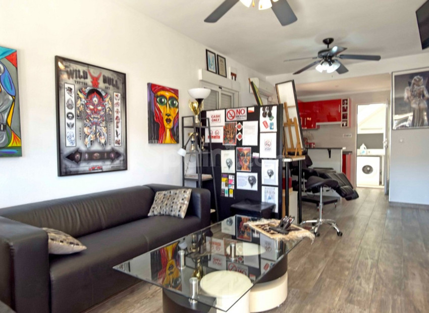 Resale - Wohnung -
Orihuela Costa - La Zenia