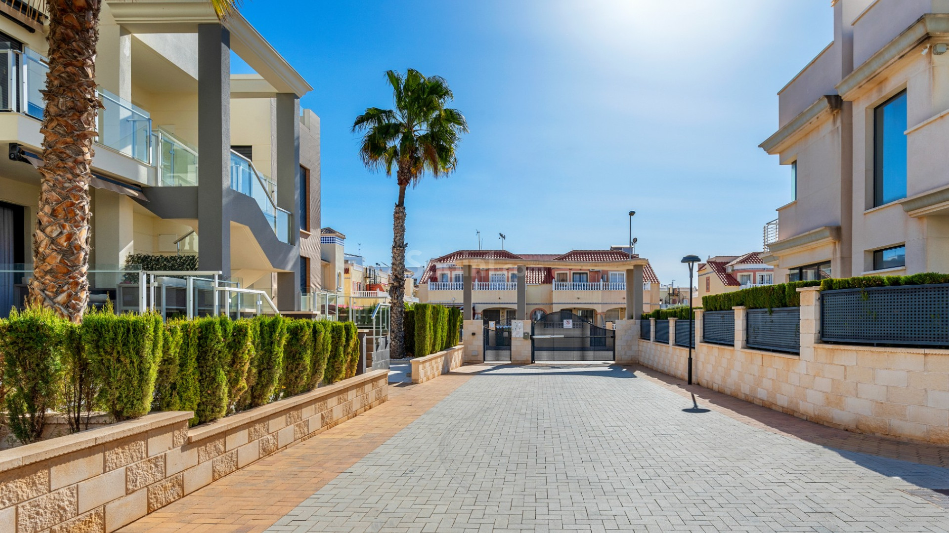 Resale - Wohnung -
Orihuela Costa - La Zenia