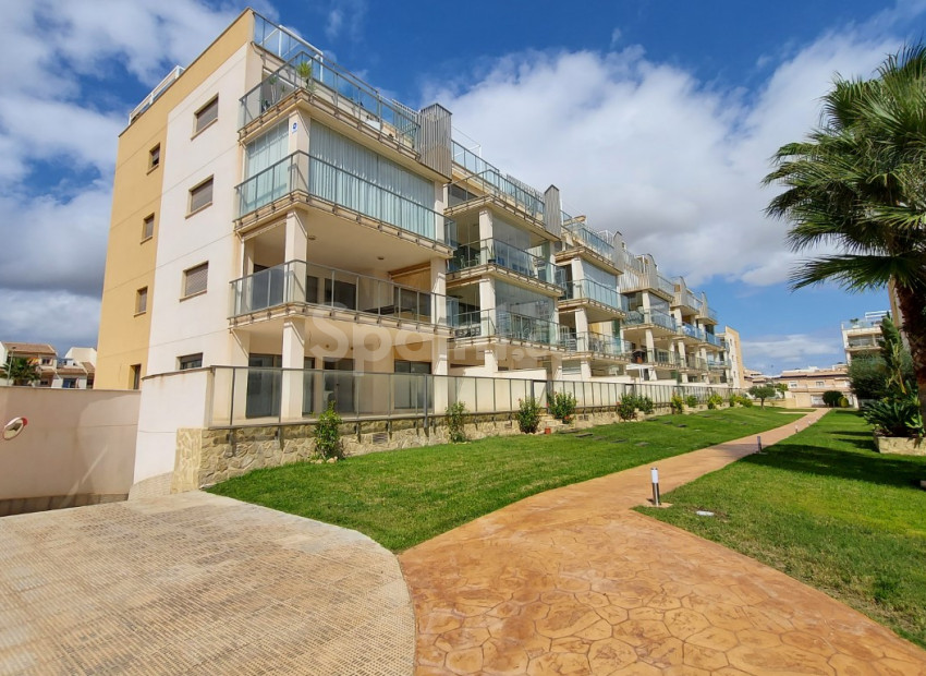 Resale - Wohnung -
ORIHUELA COSTA - Villamartin