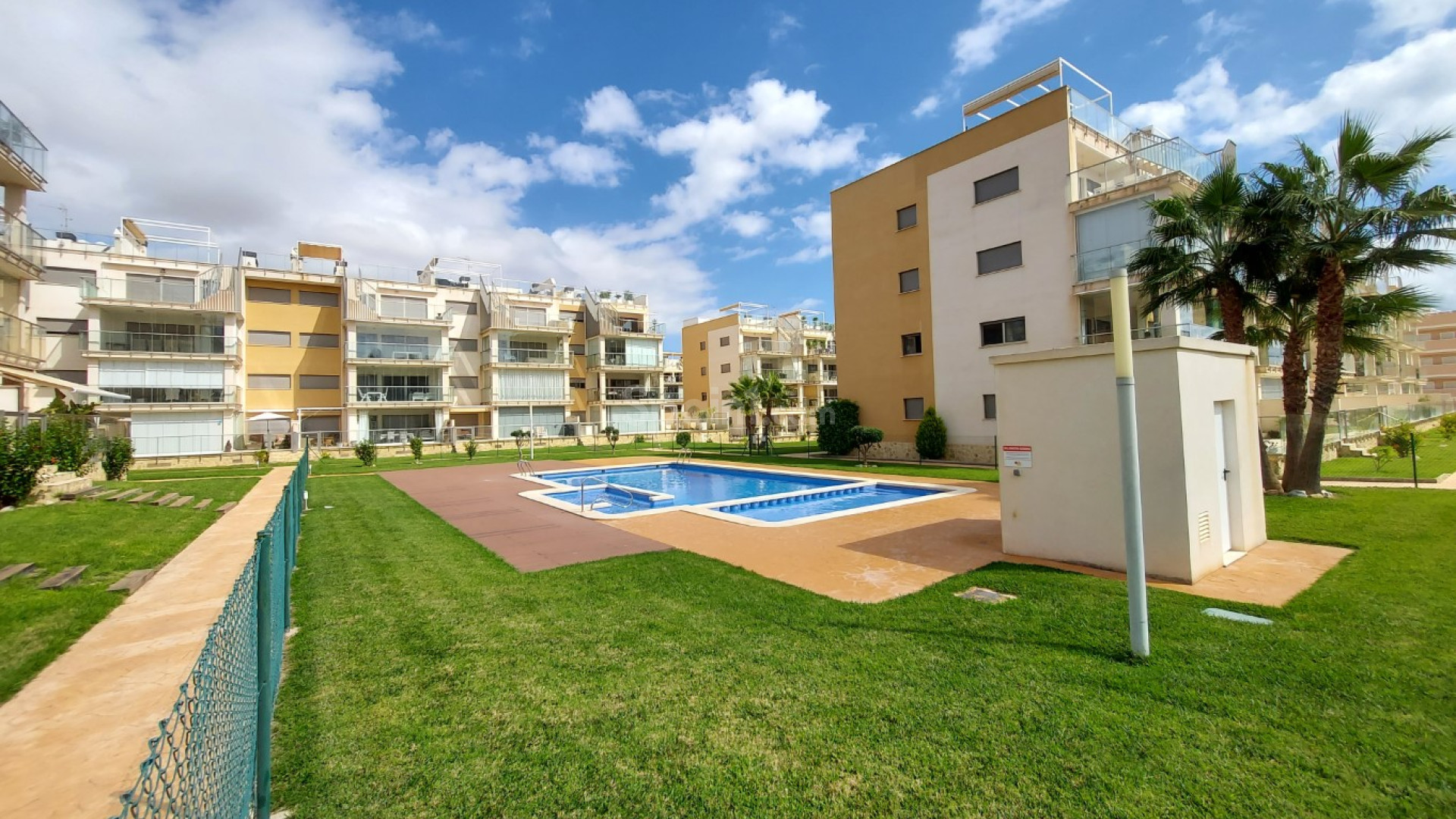 Resale - Wohnung -
ORIHUELA COSTA - Villamartin