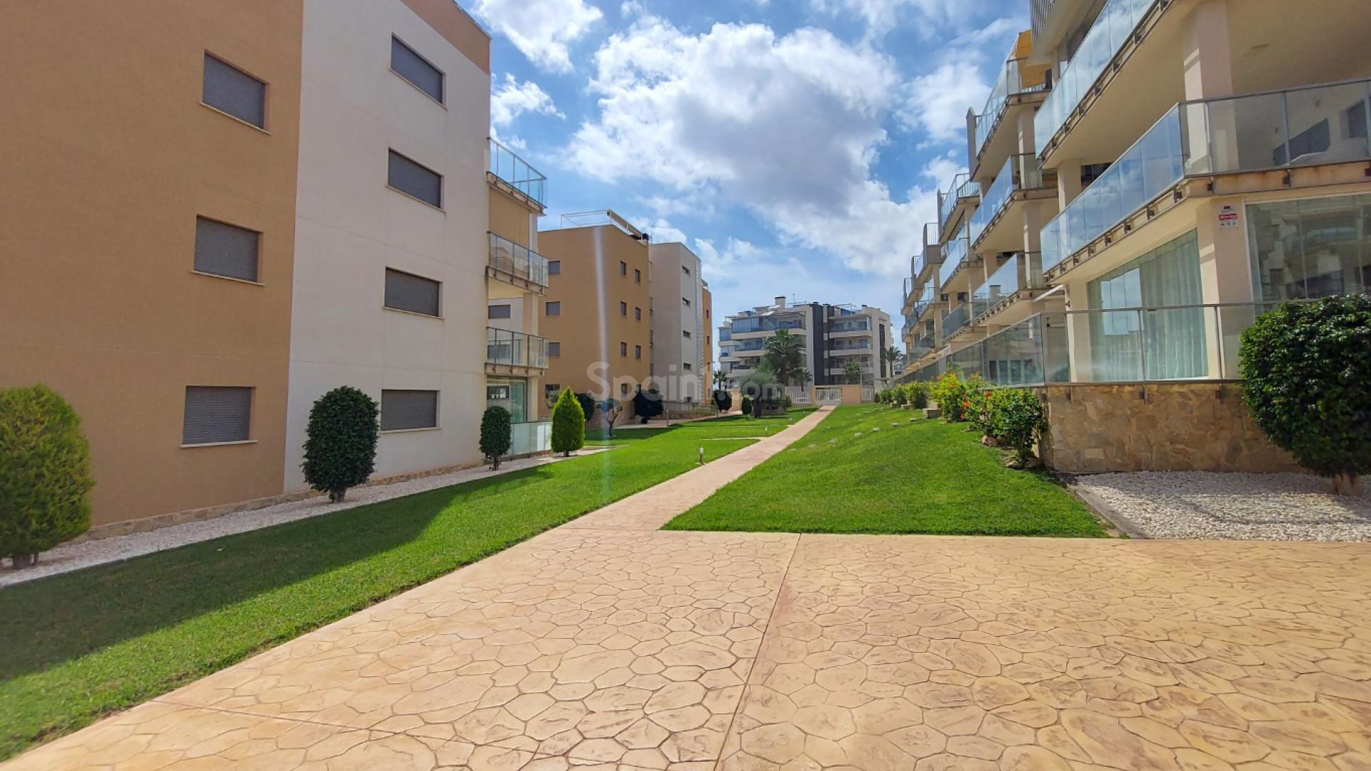 Resale - Wohnung -
ORIHUELA COSTA - Villamartin