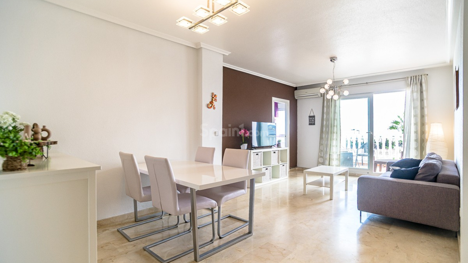 Resale - Wohnung -
ORIHUELA - VILLAMARTÍN