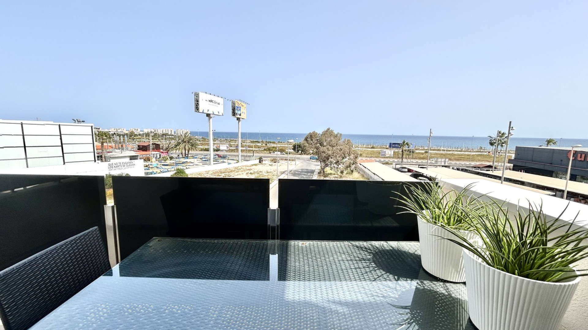 Resale - Wohnung -
Playa Flamenca