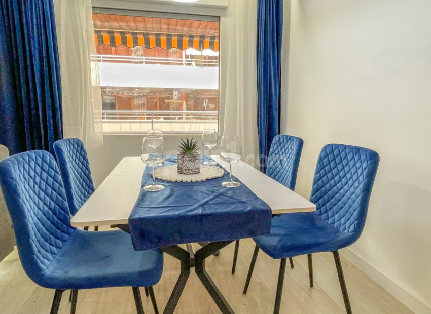 Resale - Wohnung -
Torrevieja - El Acequión - Los Náufragos