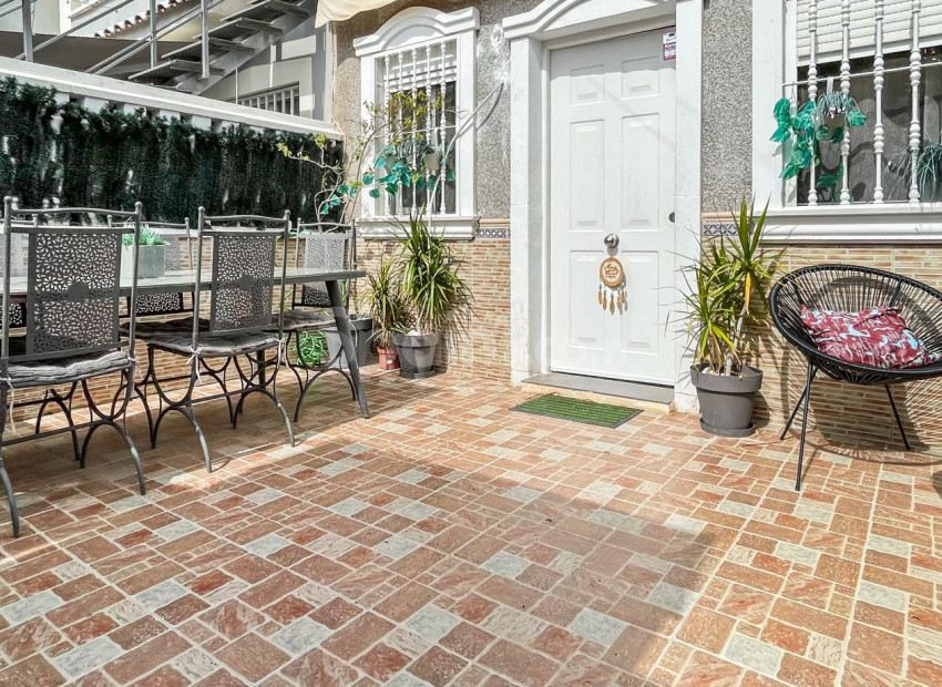 Resale - Wohnung -
Torrevieja - La Siesta - El Salado -  Torreta