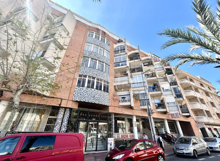 Resale - Wohnung -
Torrevieja