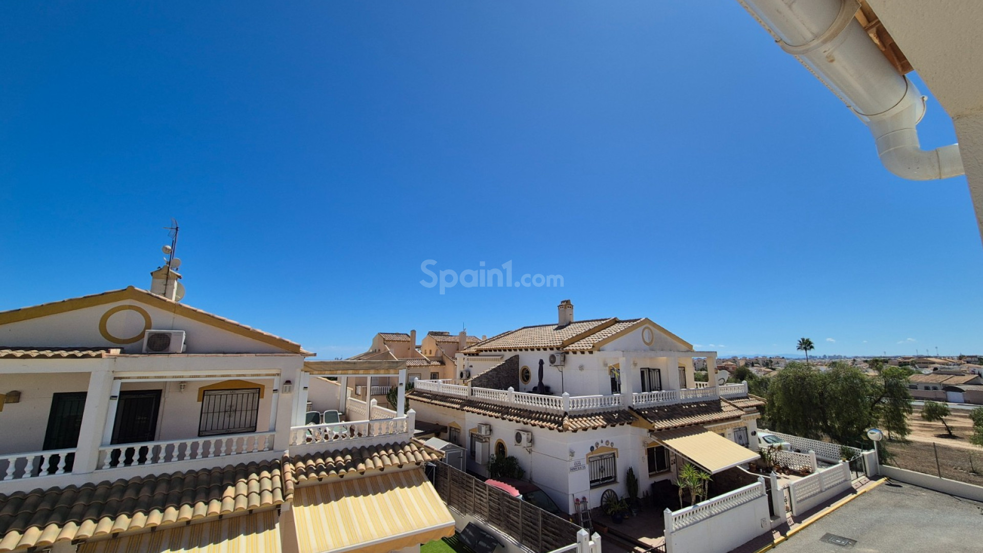Segunda mano - Adosado -
Alicante - La Florida