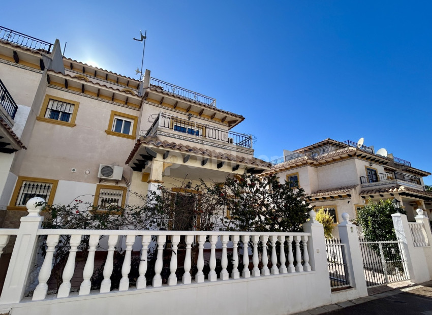 Segunda mano - Adosado -
Cabo Roig