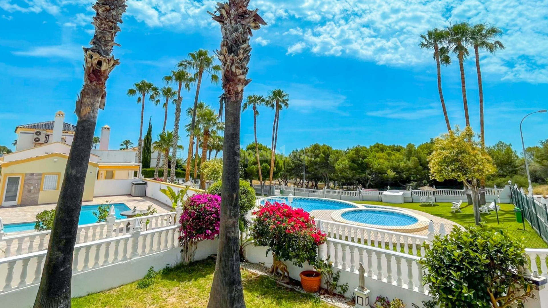 Segunda mano - Adosado -
Orihuela Costa - La Rioja