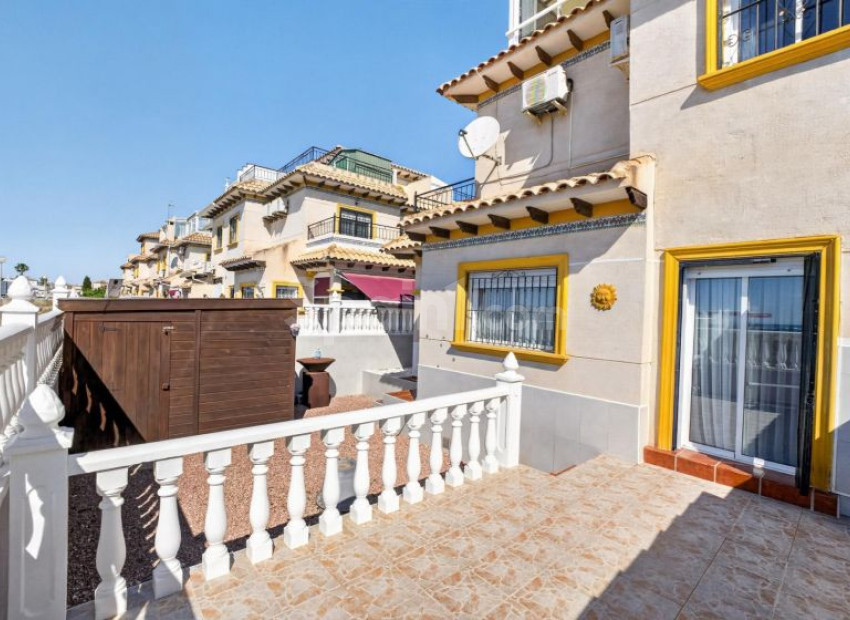 Segunda mano - Adosado -
Orihuela Costa - Punta Prima