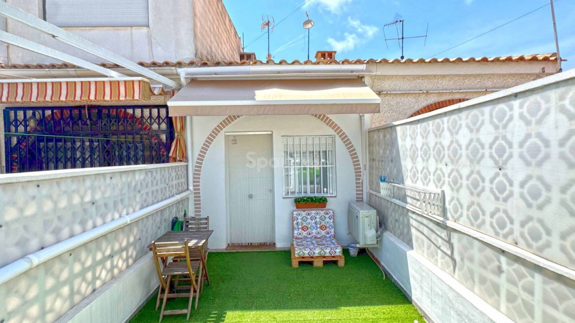 Segunda mano - Adosado -
Torrevieja - Aguas Nuevas