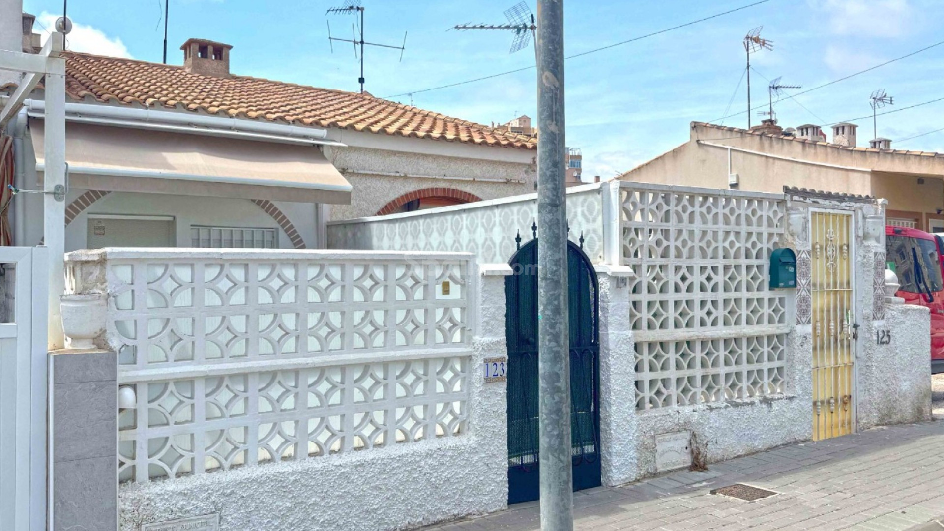 Segunda mano - Adosado -
Torrevieja - Aguas Nuevas
