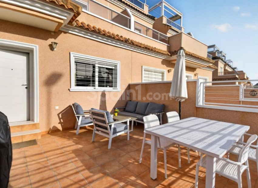 Segunda mano - Adosado -
Torrevieja - Punta Prima