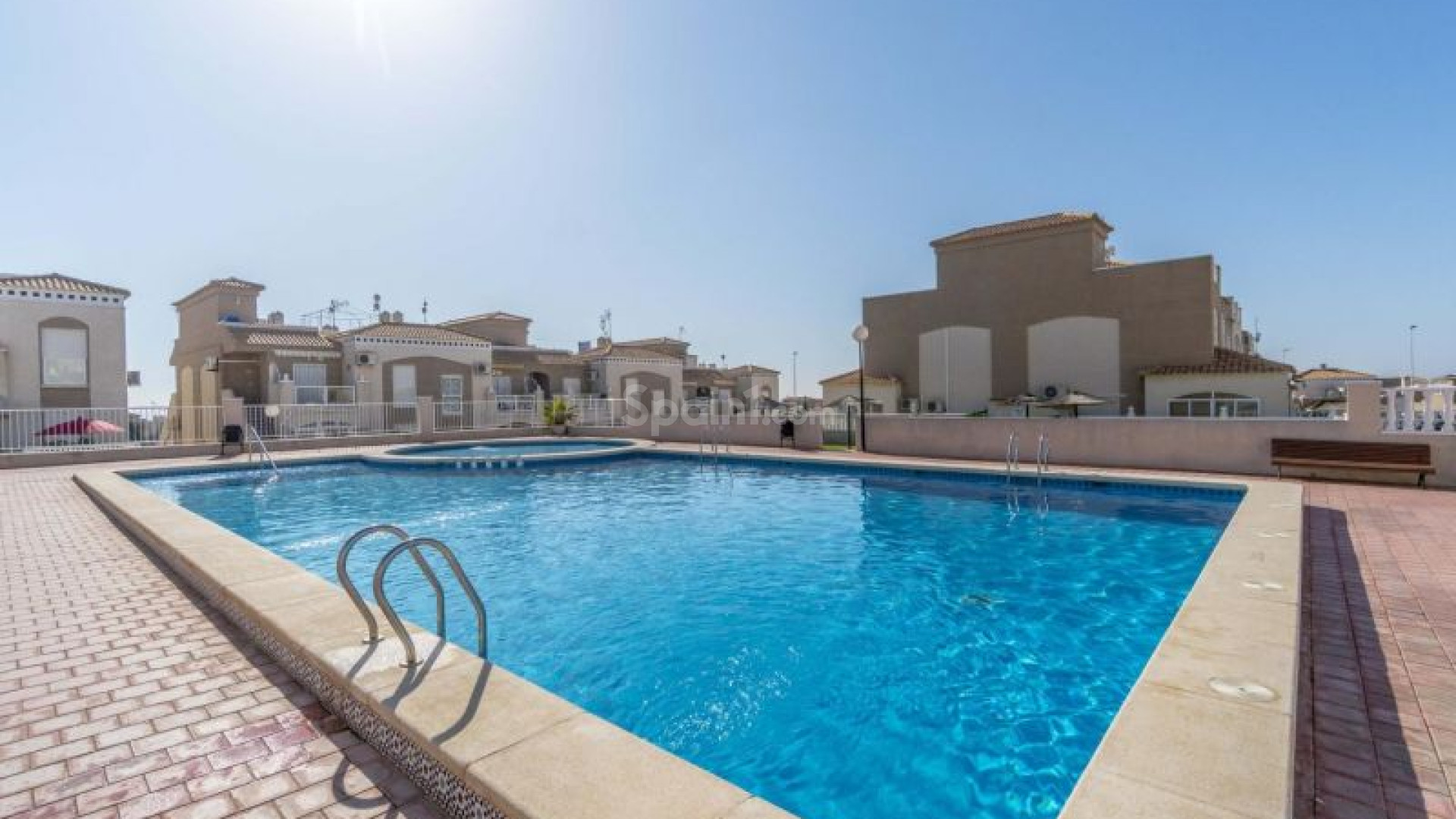 Segunda mano - Adosado -
Torrevieja