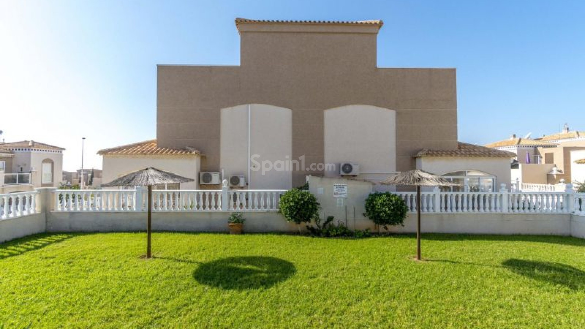 Segunda mano - Adosado -
Torrevieja