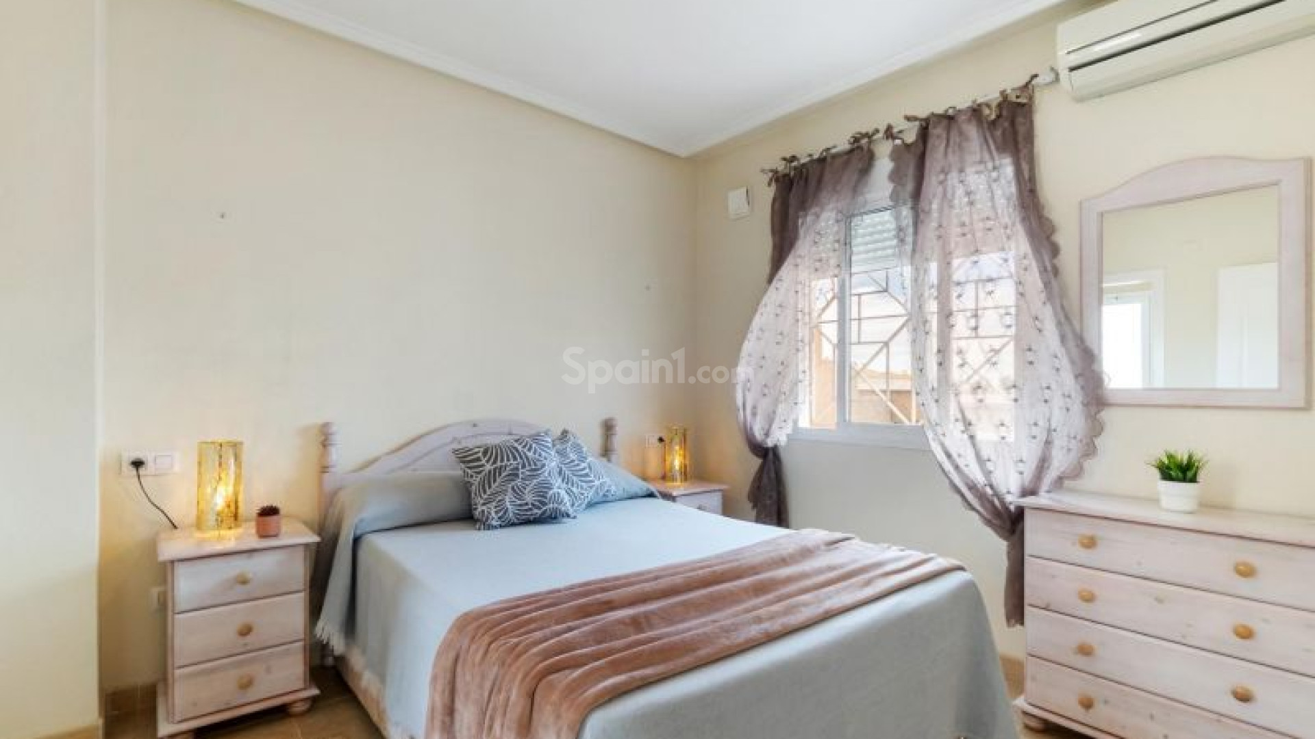 Segunda mano - Adosado -
Torrevieja