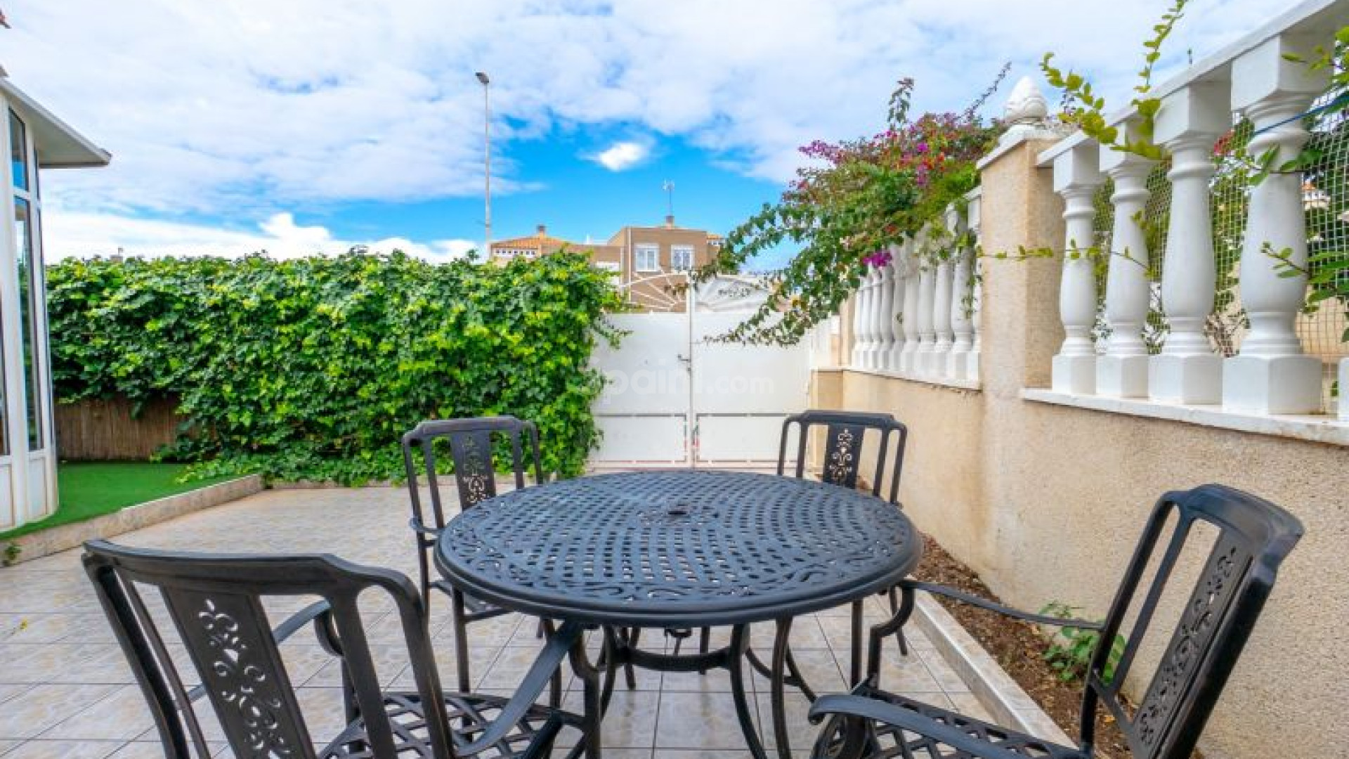 Segunda mano - Adosado -
Torrevieja