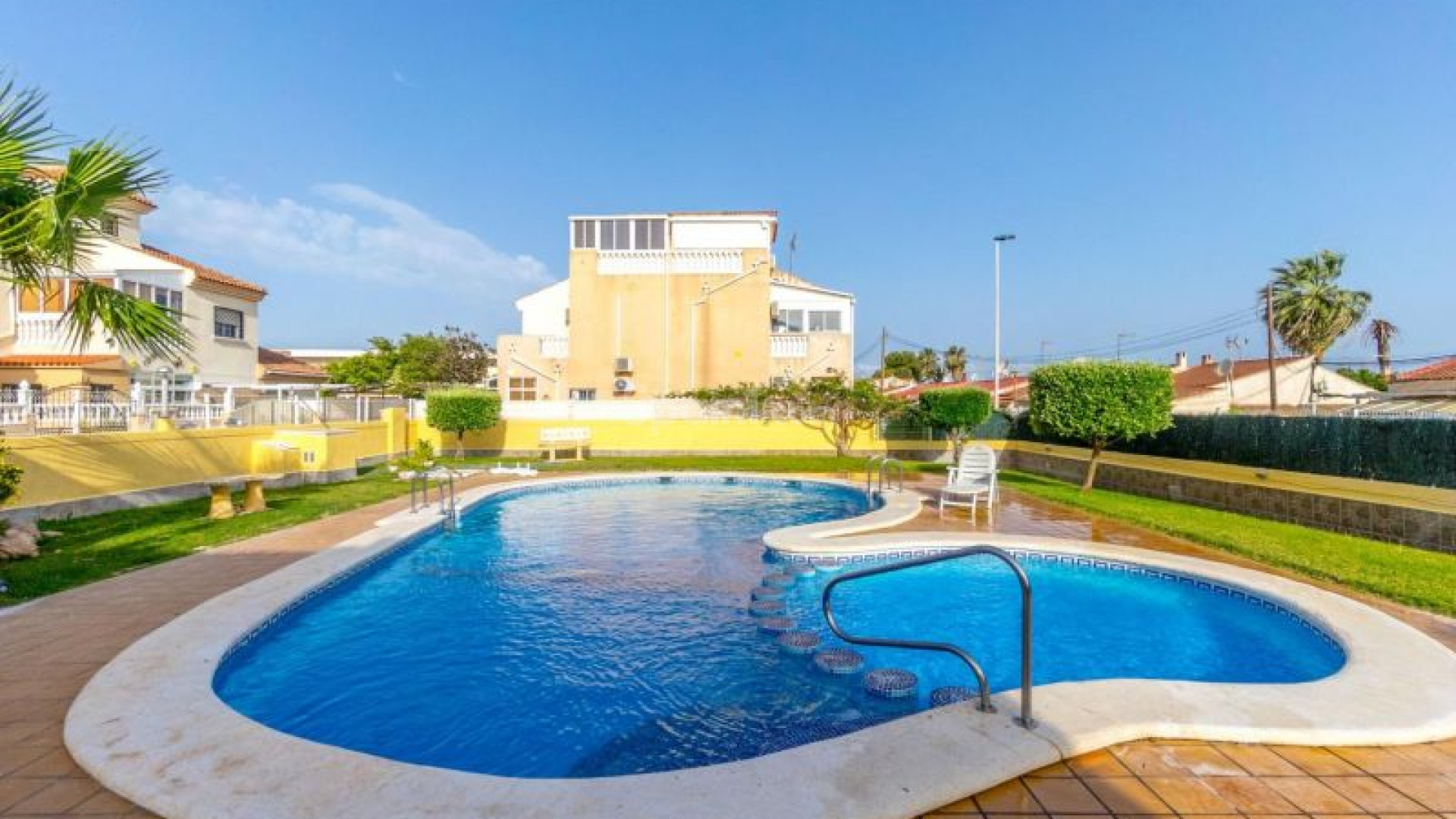 Segunda mano - Adosado -
Torrevieja