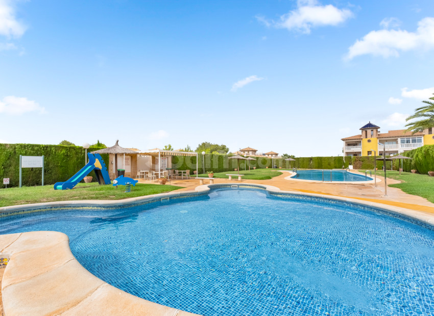 Segunda mano - Adosado -
Villamartín - Villamartin