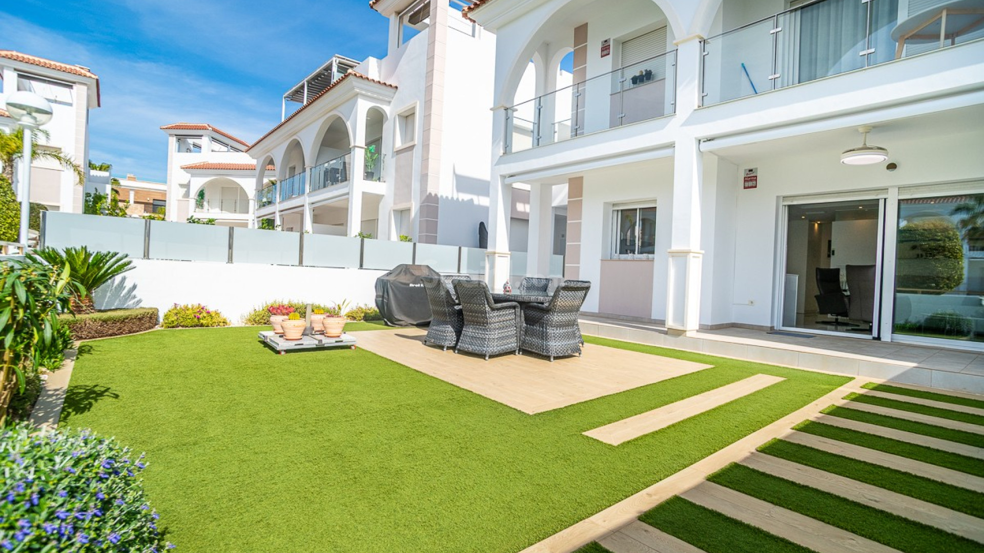 Segunda mano - Apartamento -
CIUDAD QUESADA