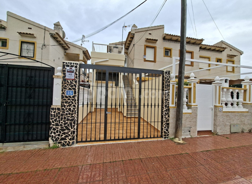 Segunda mano - Apartamento -
Playa Flamenca - Res. San Antonio
