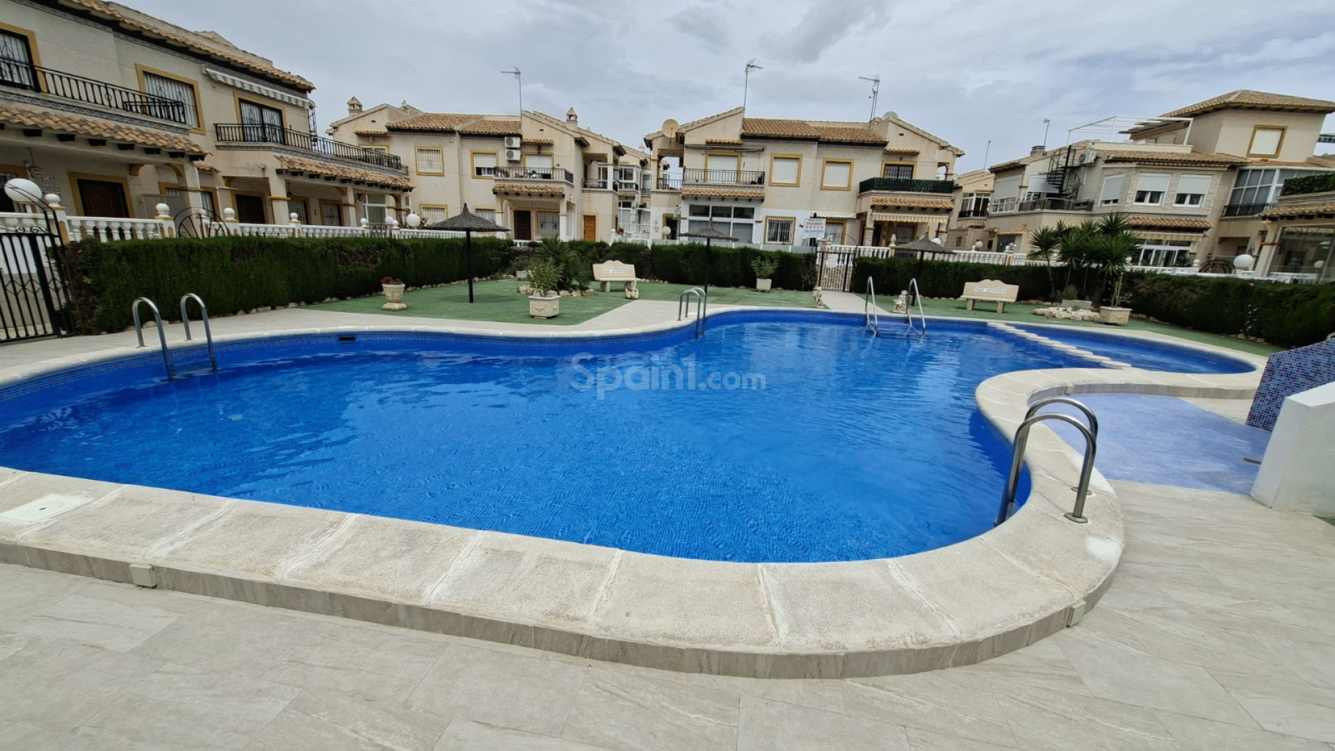 Segunda mano - Apartamento -
Playa Flamenca - Res. San Antonio