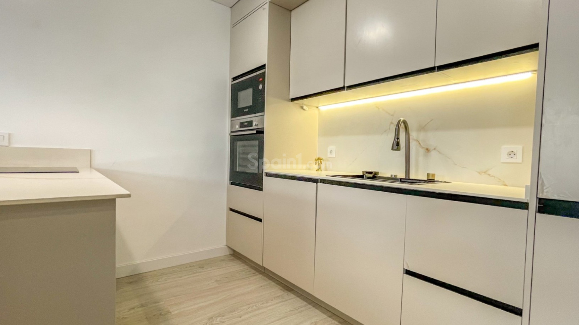 Segunda mano - Apartamento -
Torrevieja - El Acequión - Los Náufragos