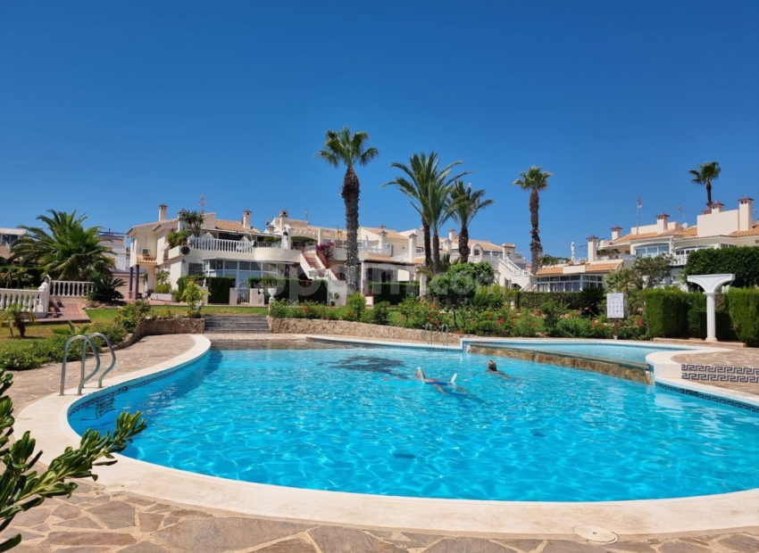 Segunda mano - Apartamento -
Torrevieja - Los Balcones