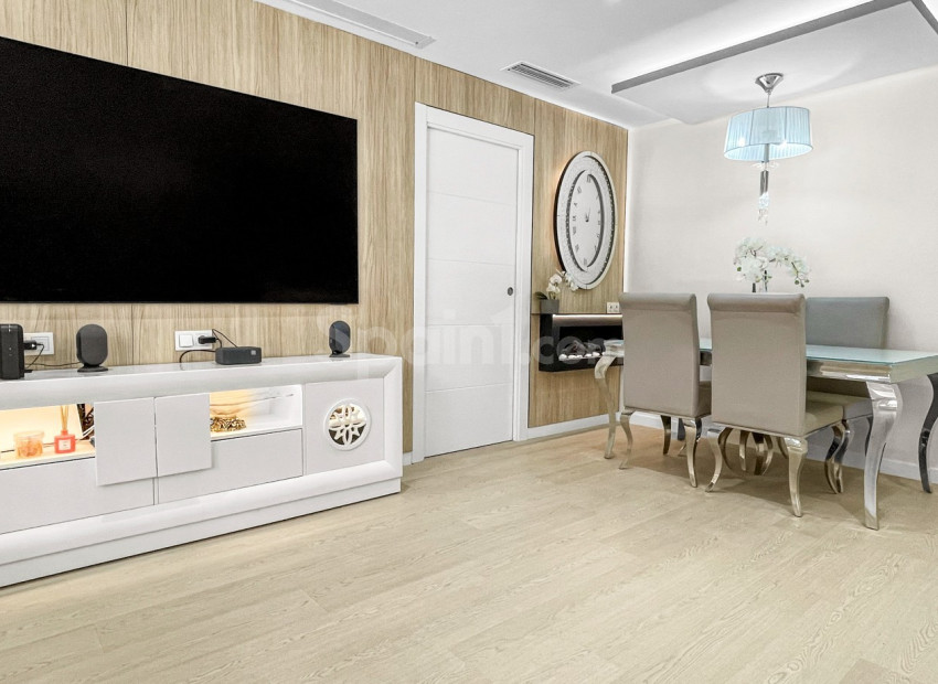 Segunda mano - Apartamento -
Torrevieja - Parque las naciones
