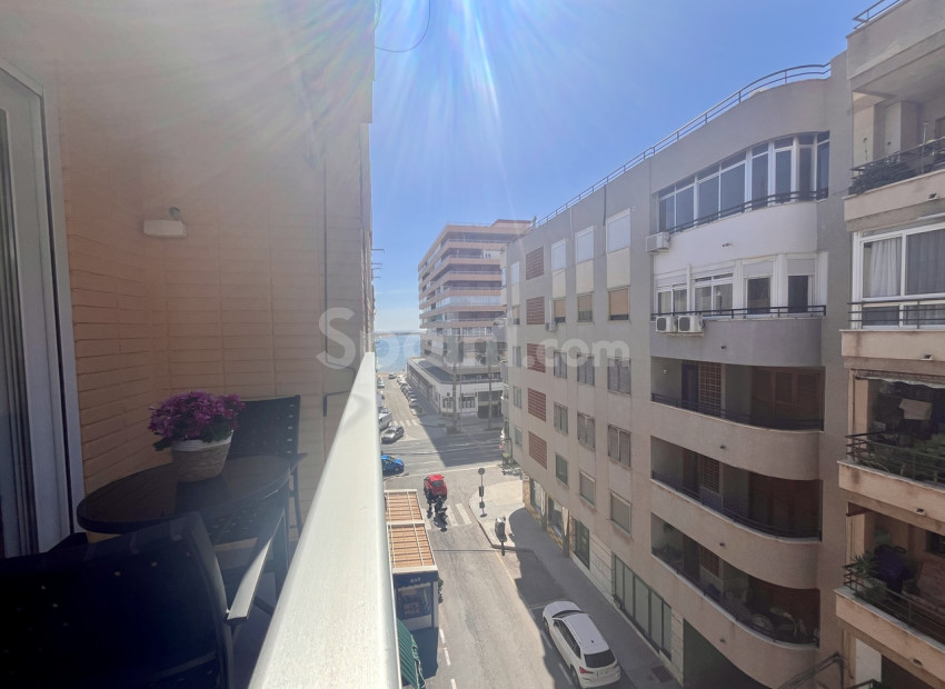 Segunda mano - Apartamento -
Torrevieja