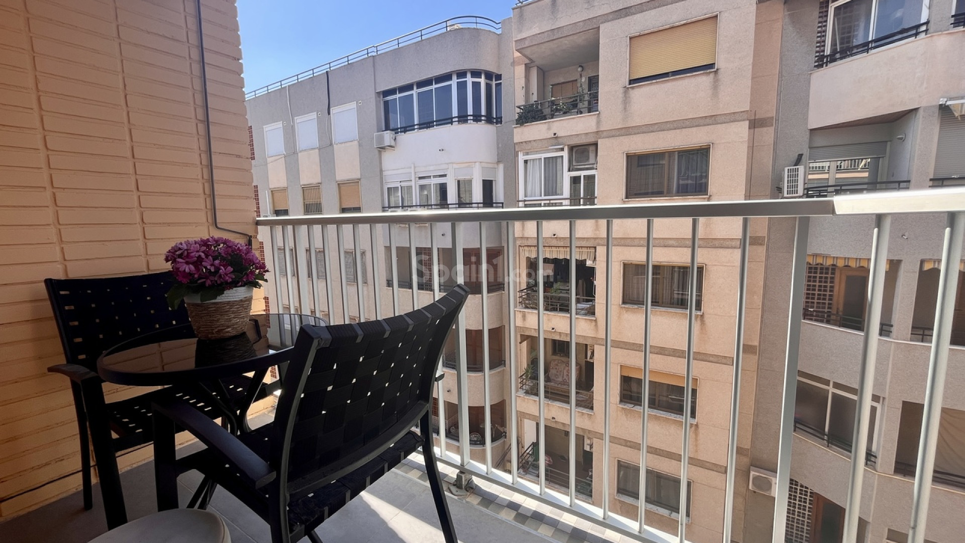 Segunda mano - Apartamento -
Torrevieja