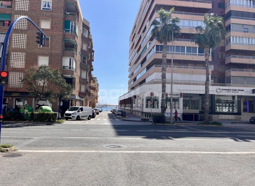 Segunda mano - Apartamento -
Torrevieja
