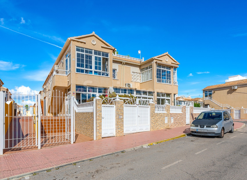 Segunda mano - Apartamento -
Torrevieja