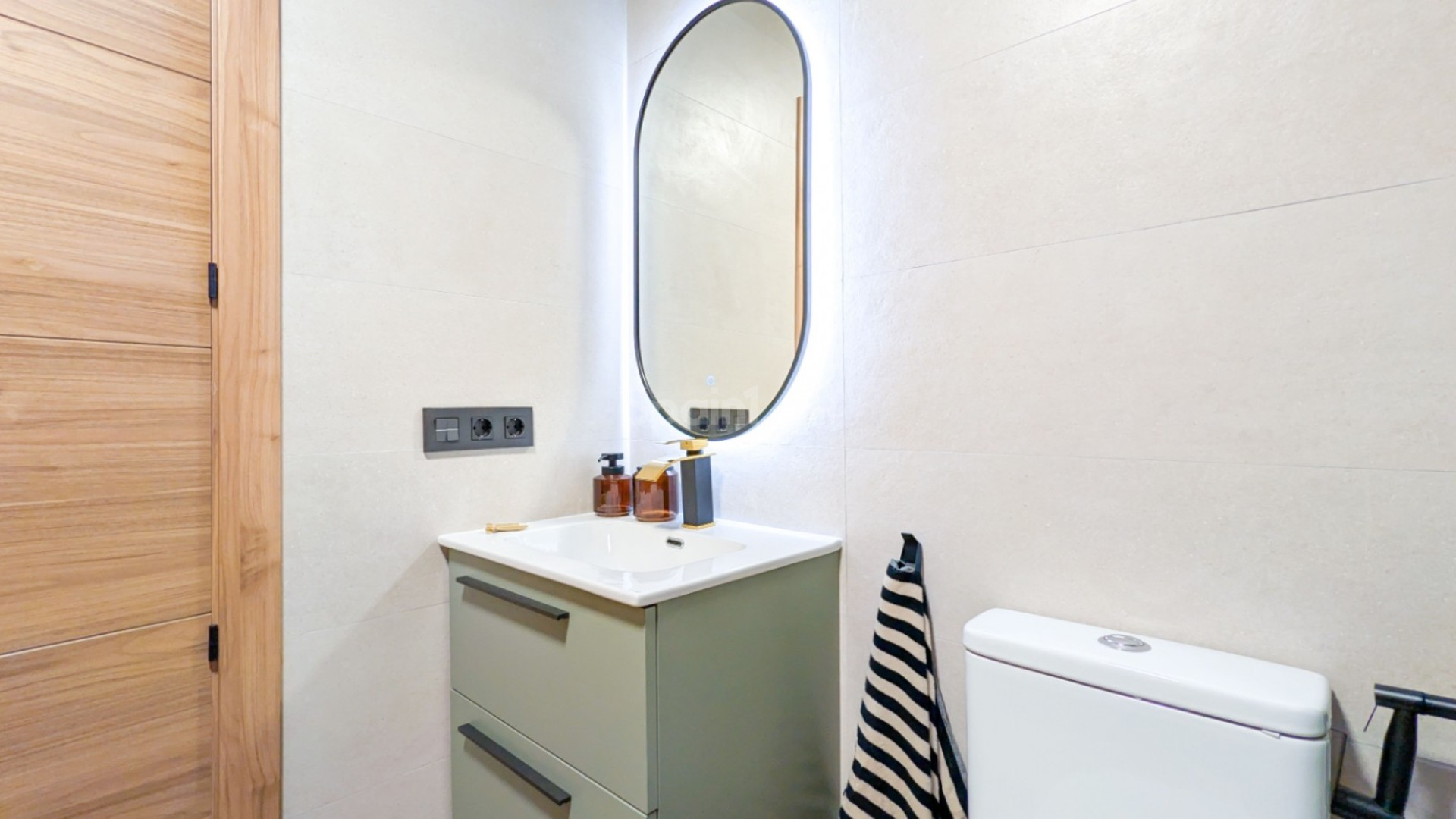 Segunda mano - Apartamento -
Torrevieja