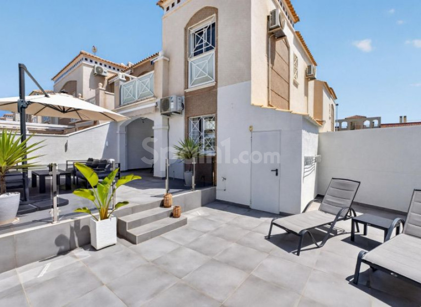Segunda mano - Apartamento -
Torrevieja