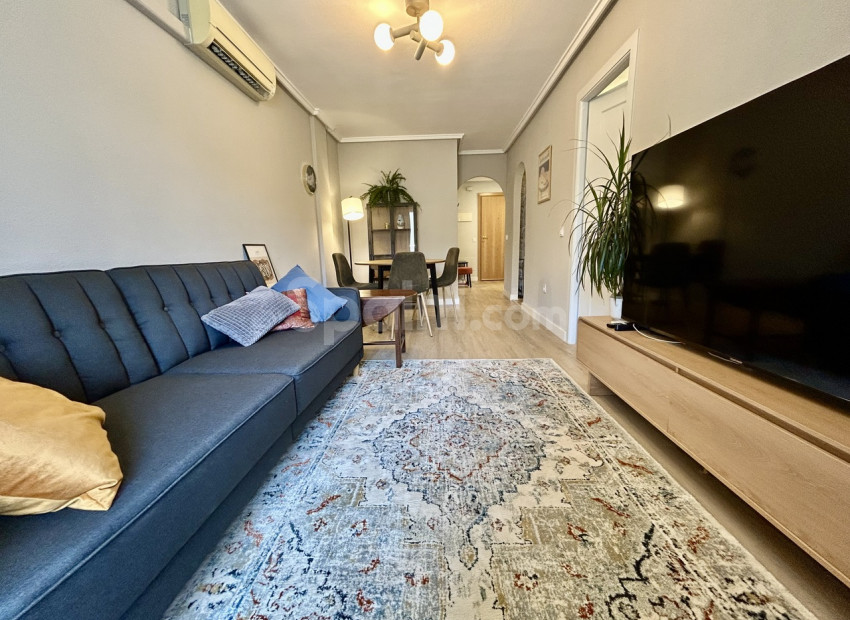 Segunda mano - Apartamento -
Torrevieja
