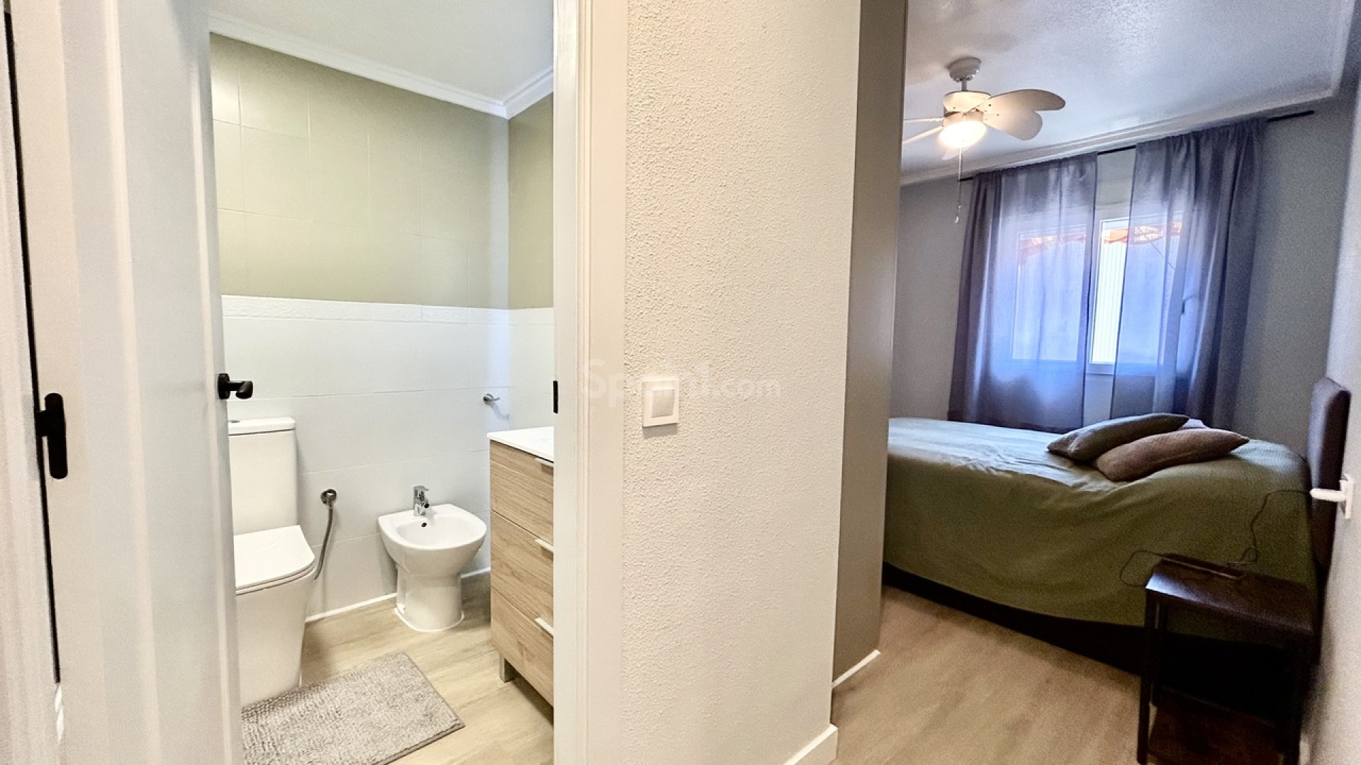 Segunda mano - Apartamento -
Torrevieja