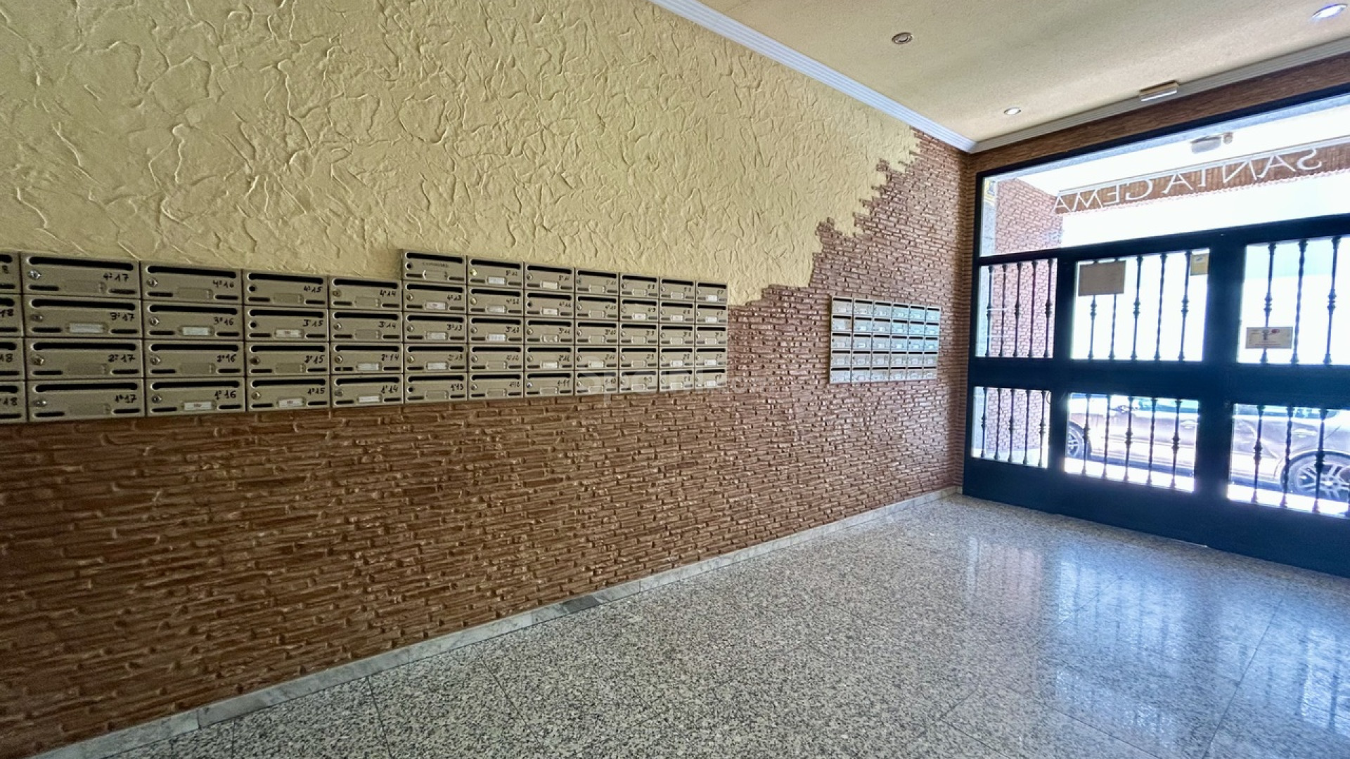 Segunda mano - Apartamento -
Torrevieja