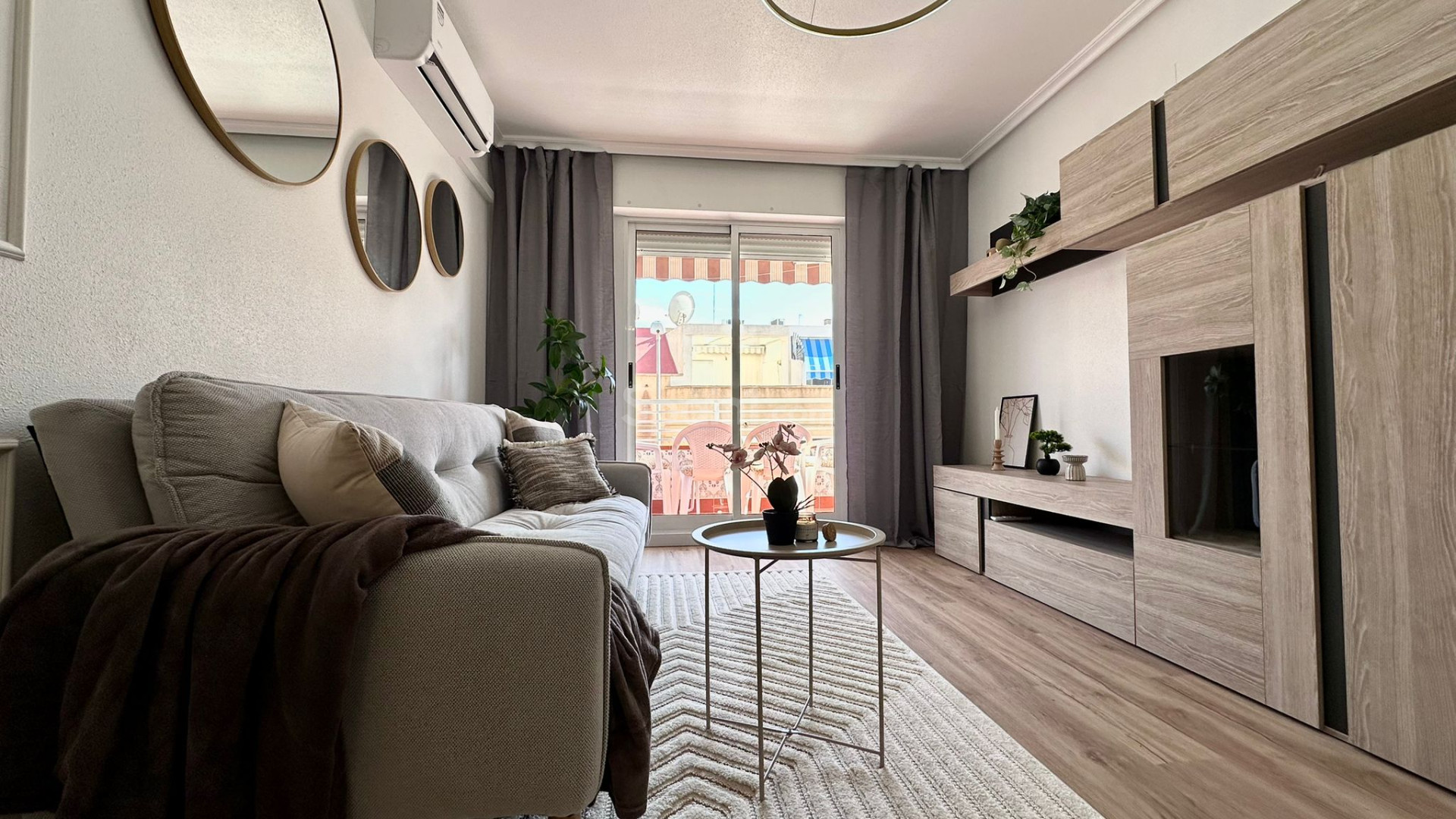 Segunda mano - Apartamento -
Torrevieja