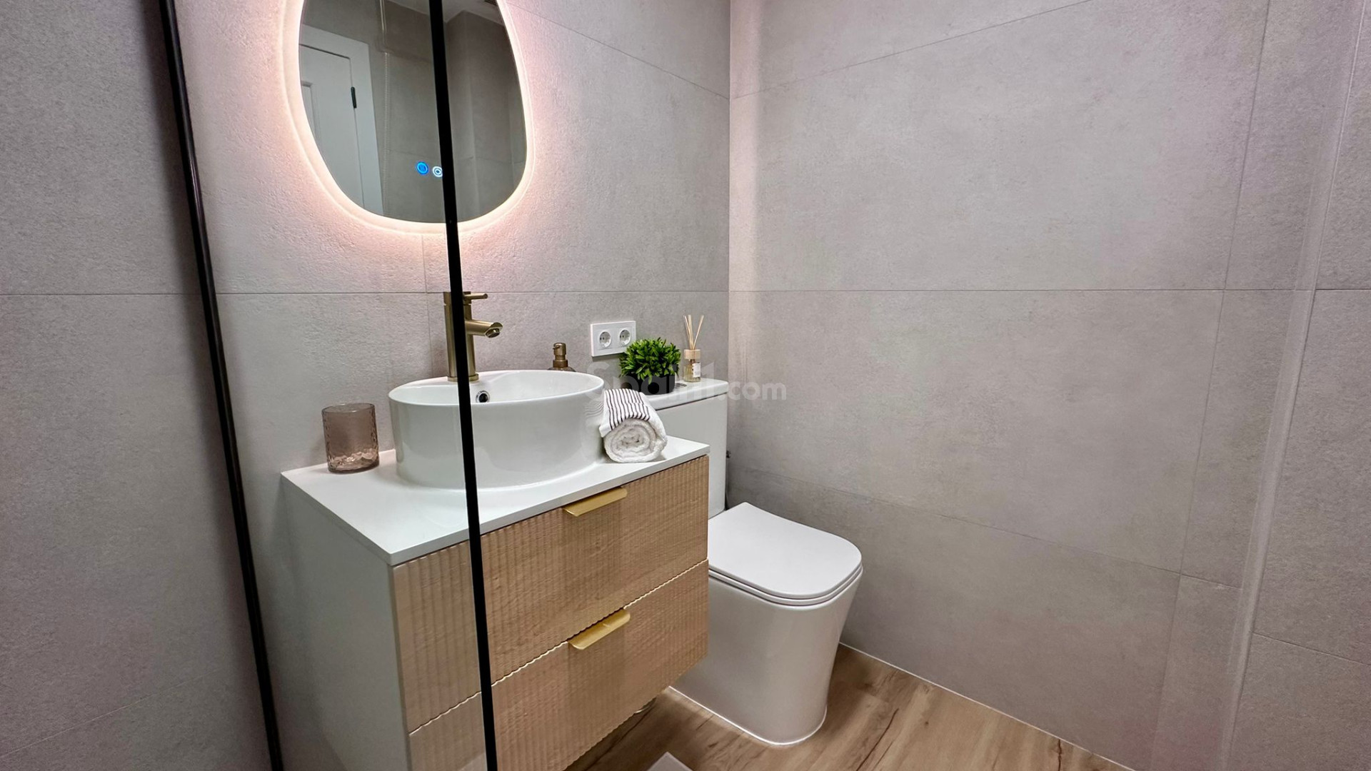 Segunda mano - Apartamento -
Torrevieja