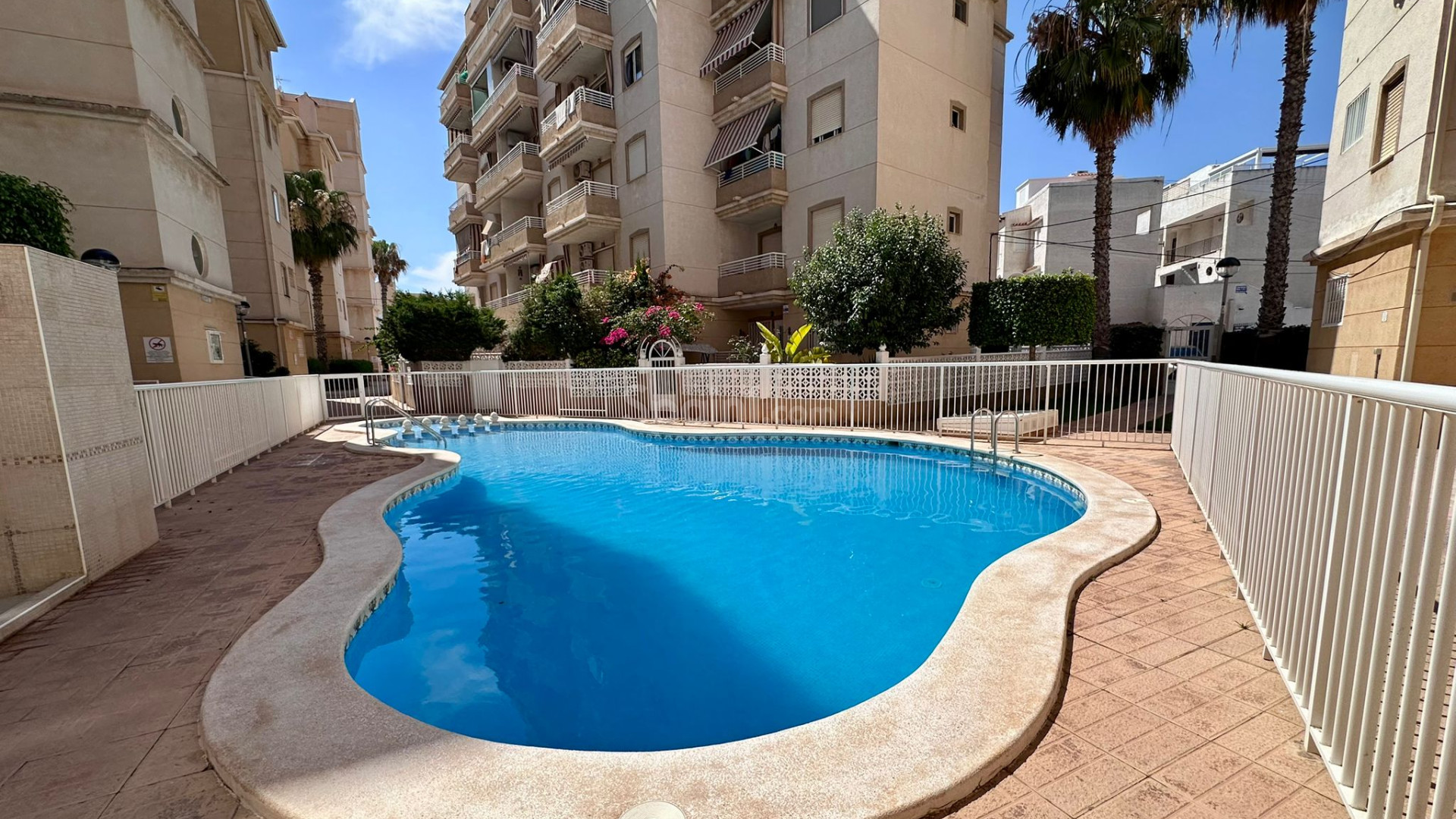 Segunda mano - Apartamento -
Torrevieja