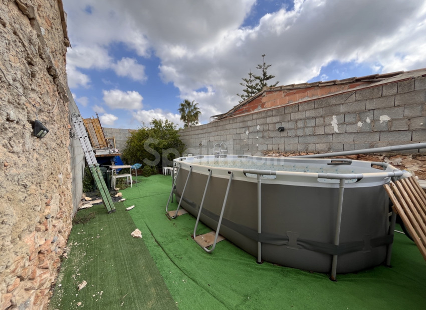 Segunda mano - Casa de campo -
Los Montesinos