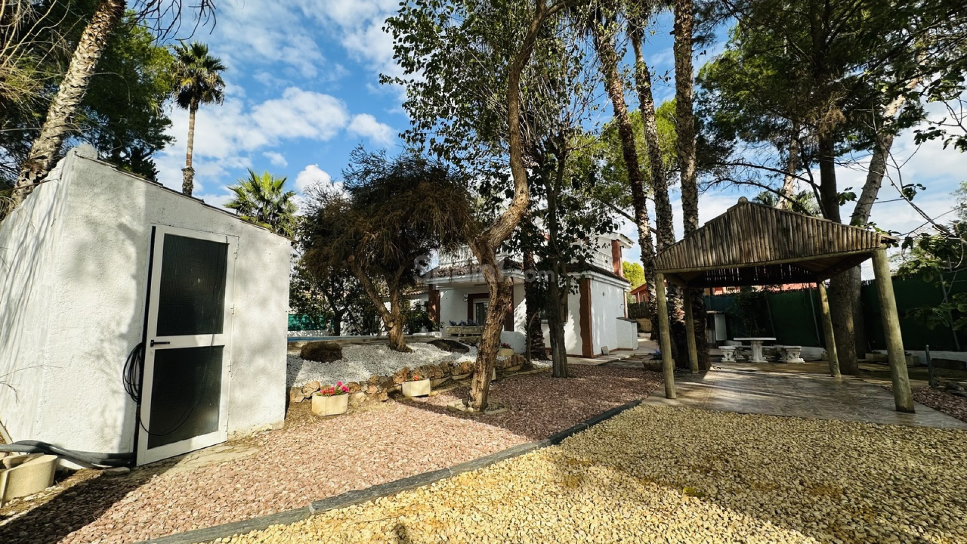 Segunda mano - Casa de campo -
Orihuela