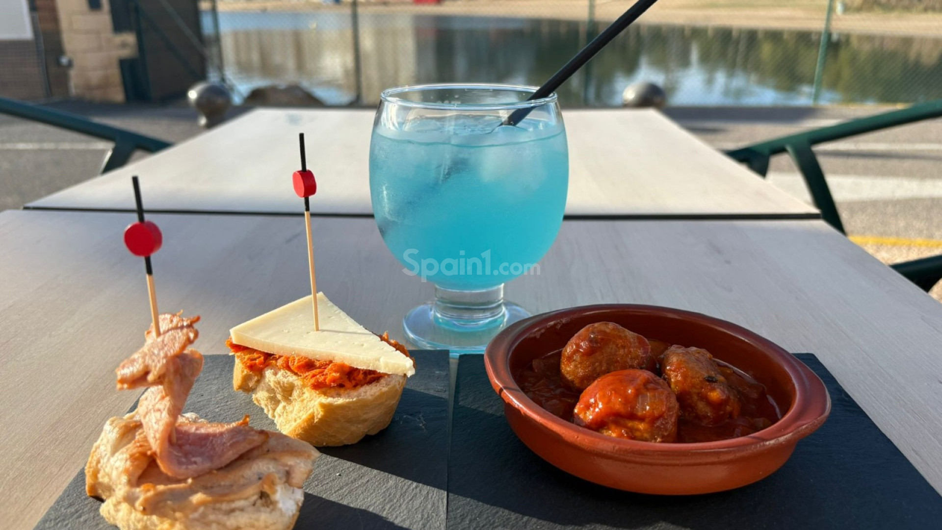 Segunda mano - Propiedad comercial -
TORREVIEJA - Puerto